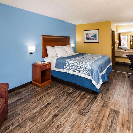 Days Inn By Wyndham Oak Grove/Ft. Campbell Екстер'єр фото