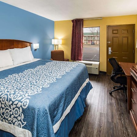 Days Inn By Wyndham Oak Grove/Ft. Campbell Екстер'єр фото