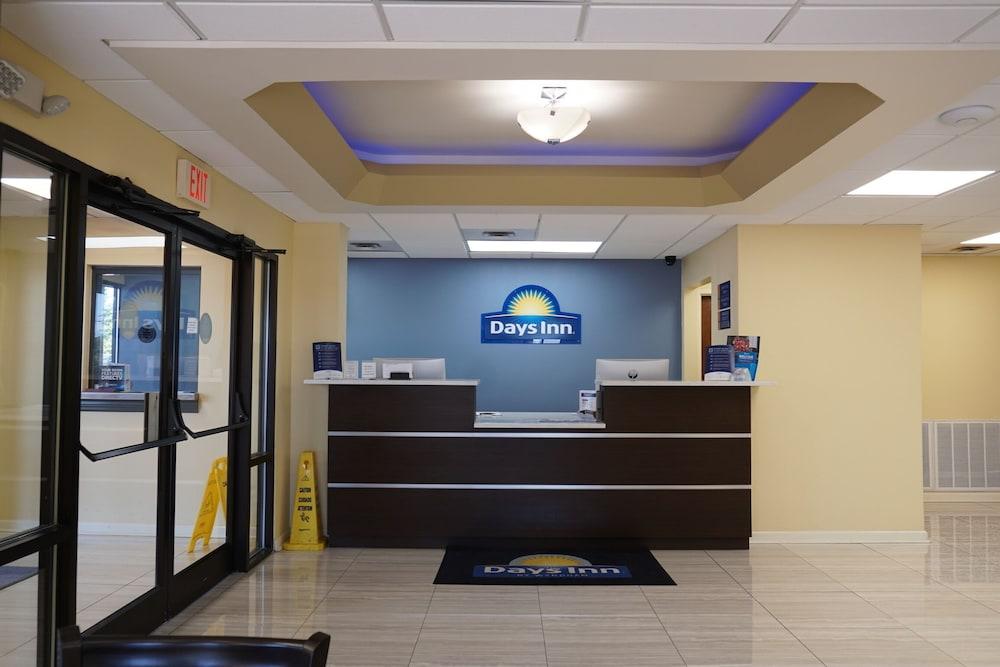 Days Inn By Wyndham Oak Grove/Ft. Campbell Екстер'єр фото