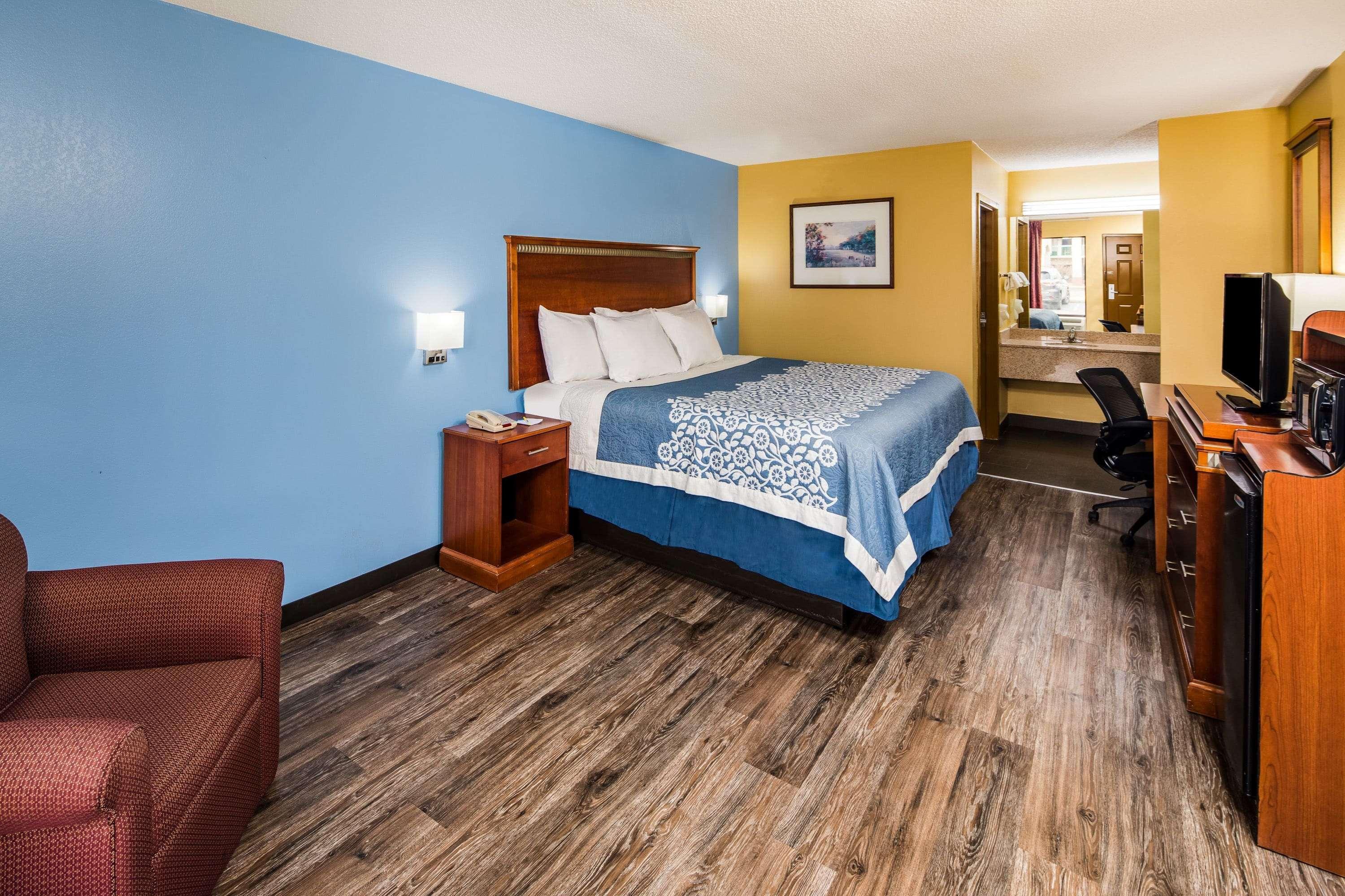 Days Inn By Wyndham Oak Grove/Ft. Campbell Екстер'єр фото