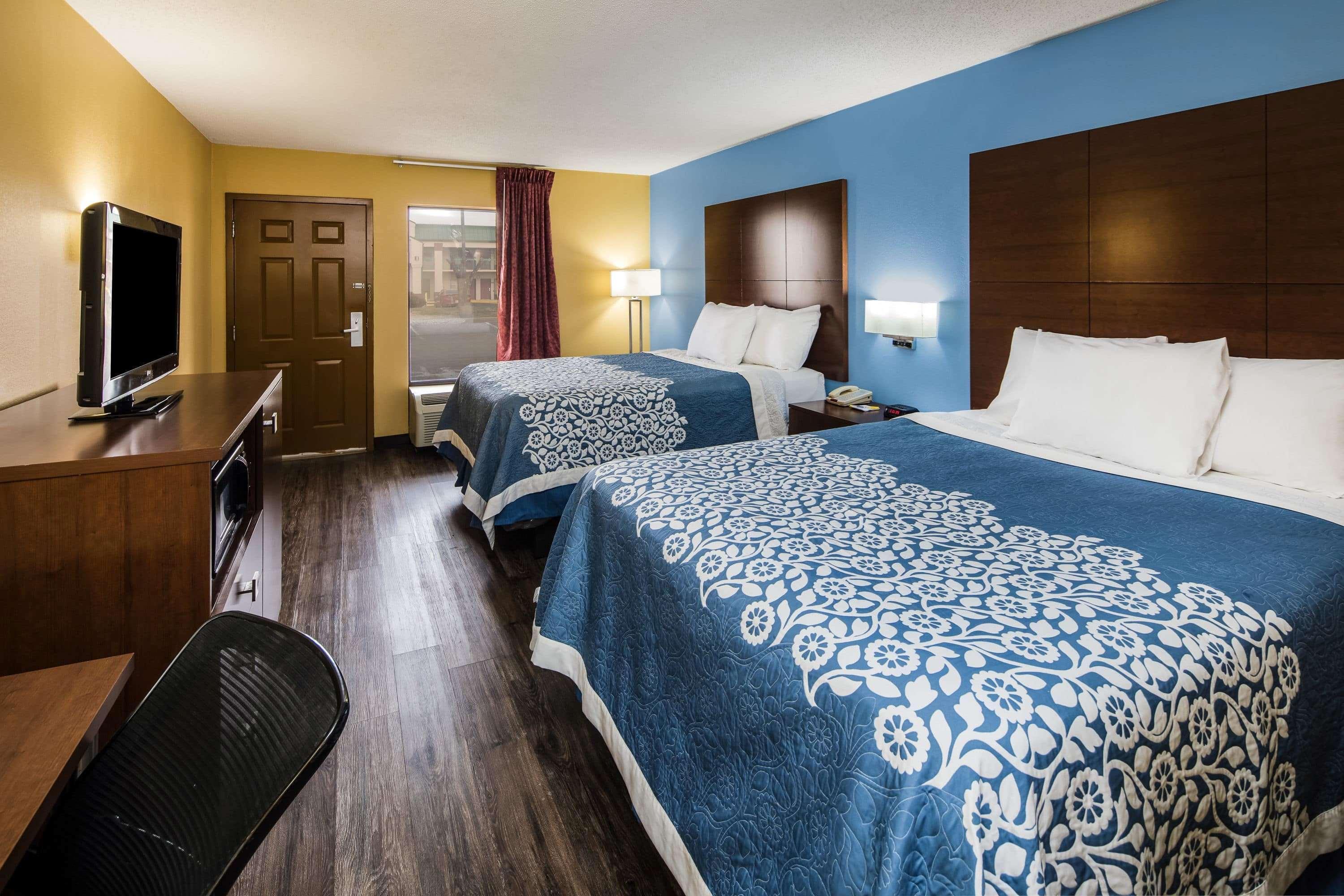 Days Inn By Wyndham Oak Grove/Ft. Campbell Екстер'єр фото