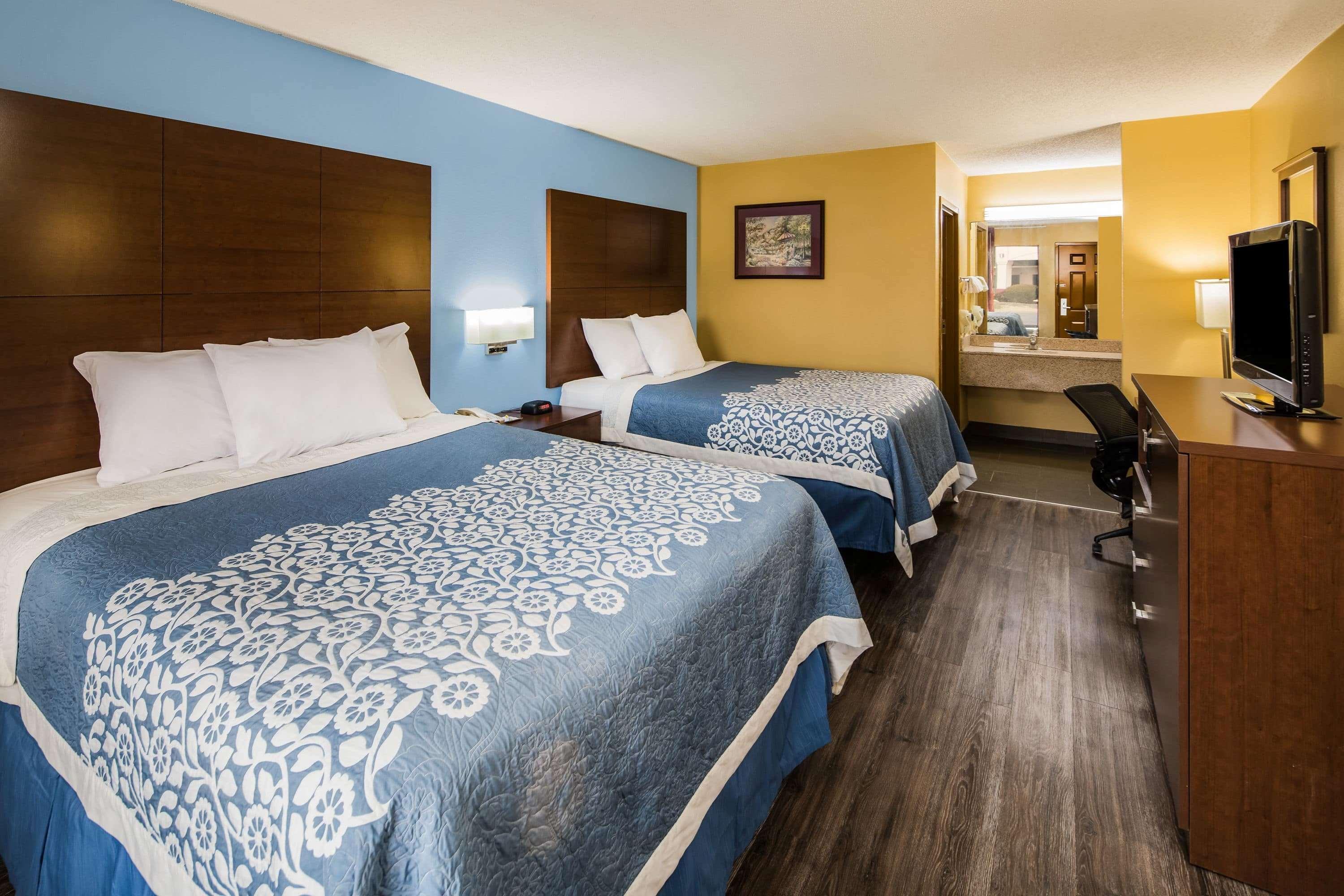 Days Inn By Wyndham Oak Grove/Ft. Campbell Екстер'єр фото