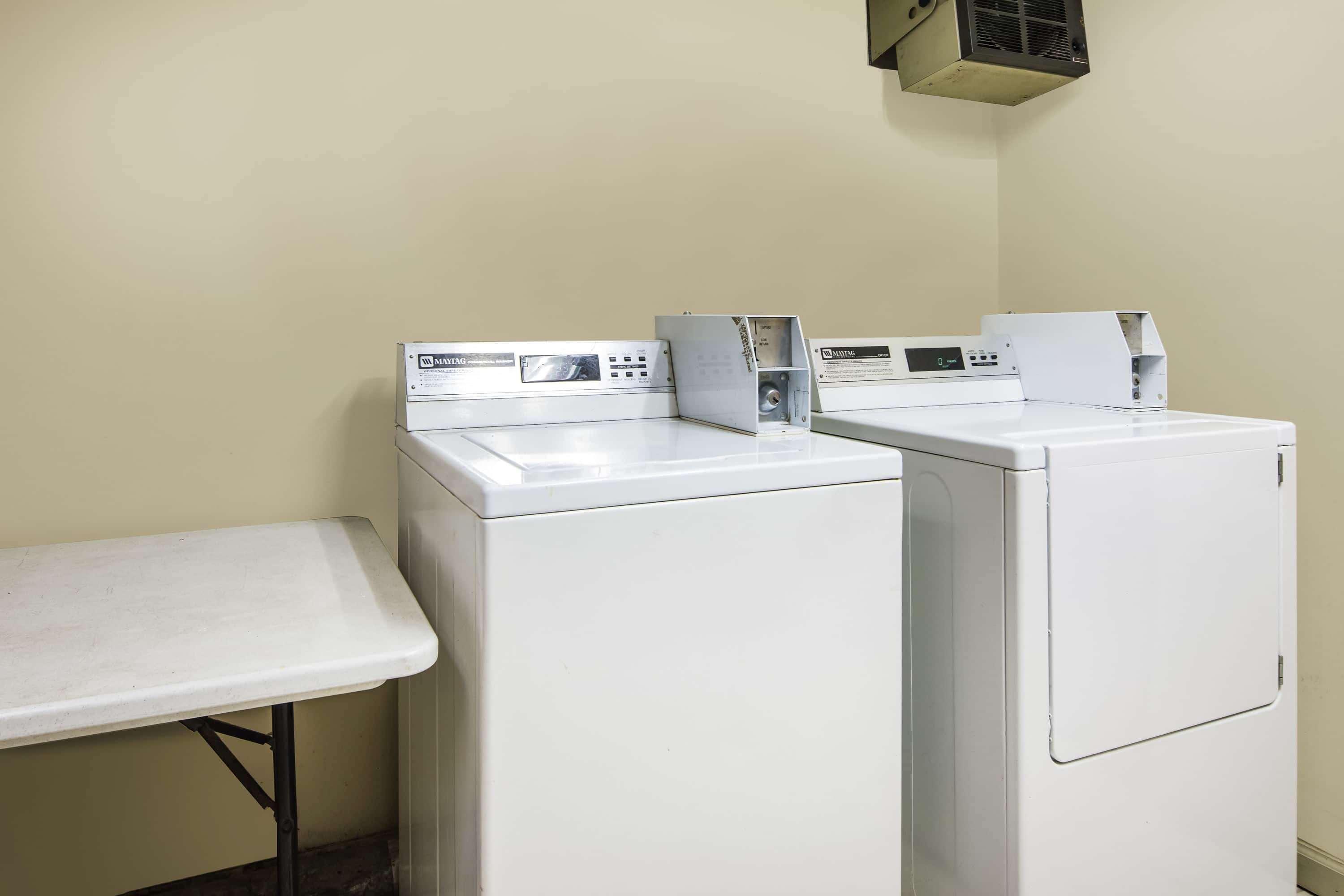 Days Inn By Wyndham Oak Grove/Ft. Campbell Екстер'єр фото