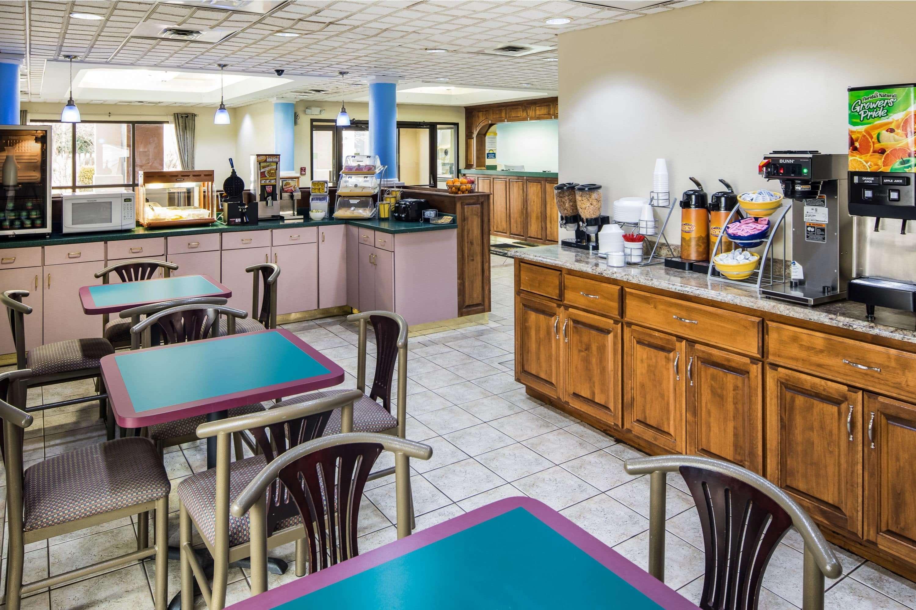 Days Inn By Wyndham Oak Grove/Ft. Campbell Екстер'єр фото