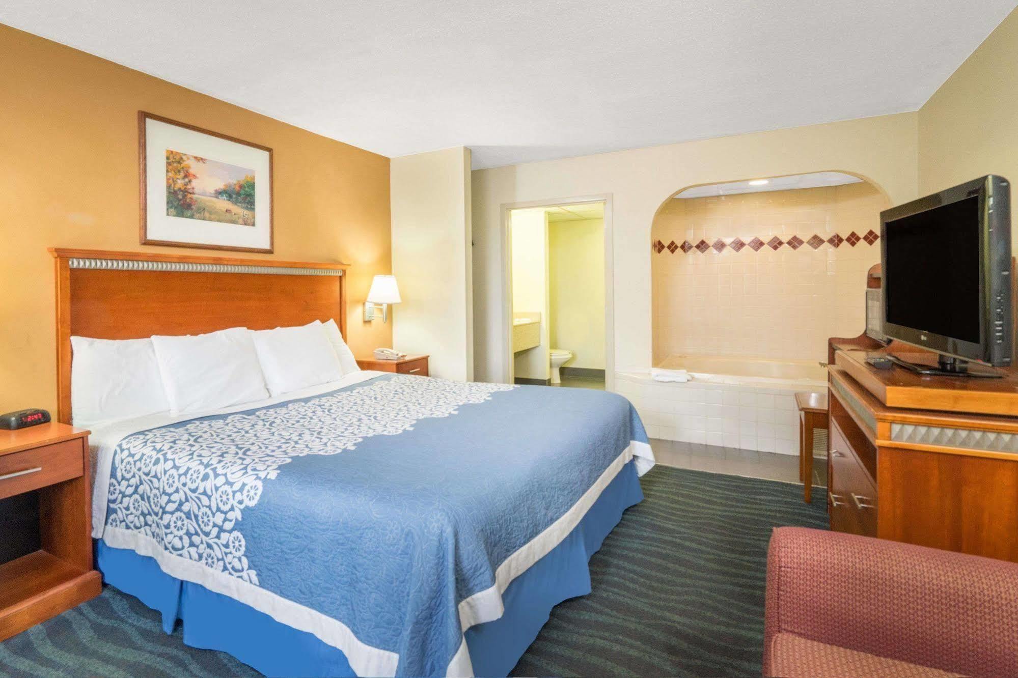 Days Inn By Wyndham Oak Grove/Ft. Campbell Екстер'єр фото