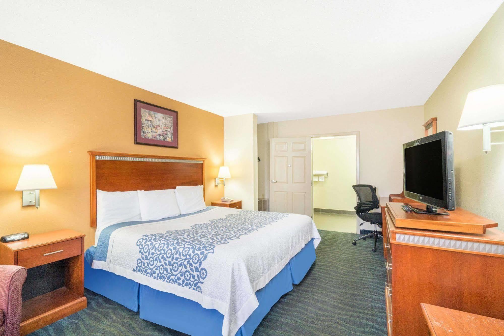 Days Inn By Wyndham Oak Grove/Ft. Campbell Екстер'єр фото