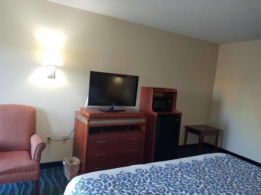 Days Inn By Wyndham Oak Grove/Ft. Campbell Екстер'єр фото