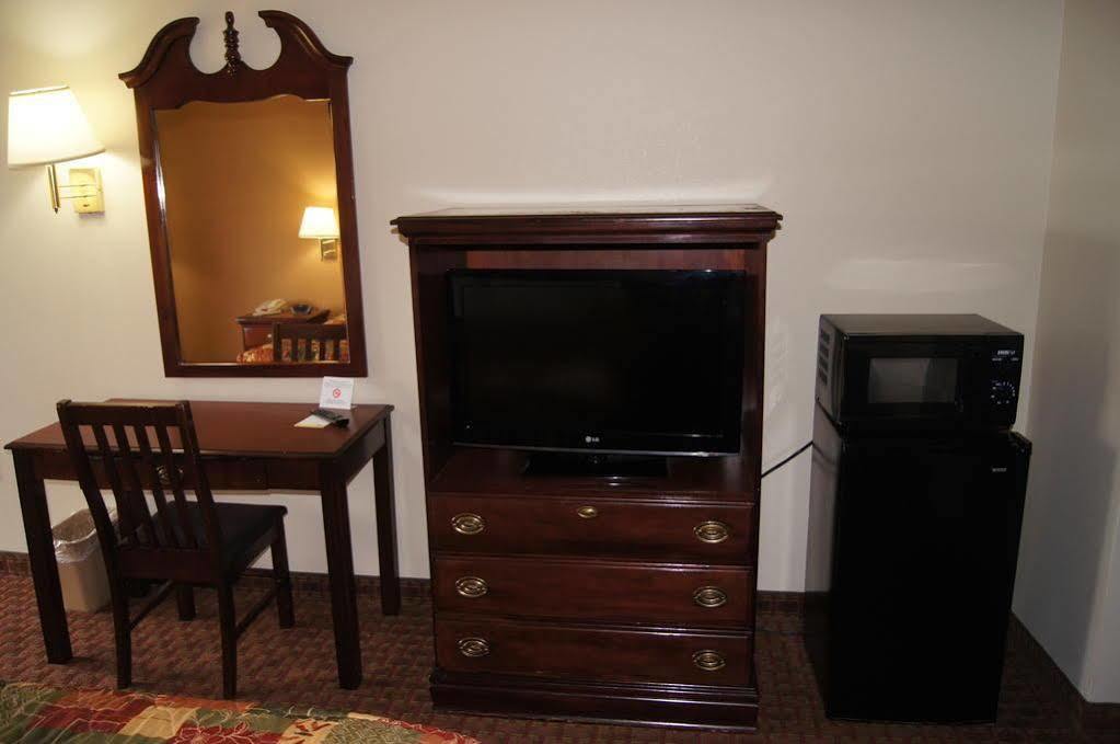 Days Inn By Wyndham Oak Grove/Ft. Campbell Екстер'єр фото