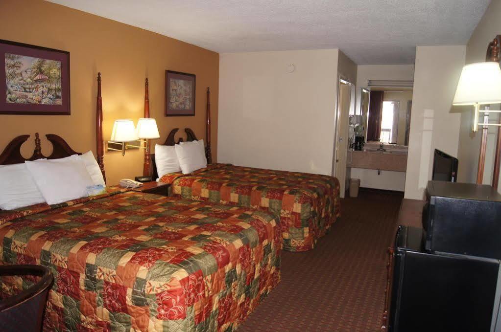 Days Inn By Wyndham Oak Grove/Ft. Campbell Екстер'єр фото