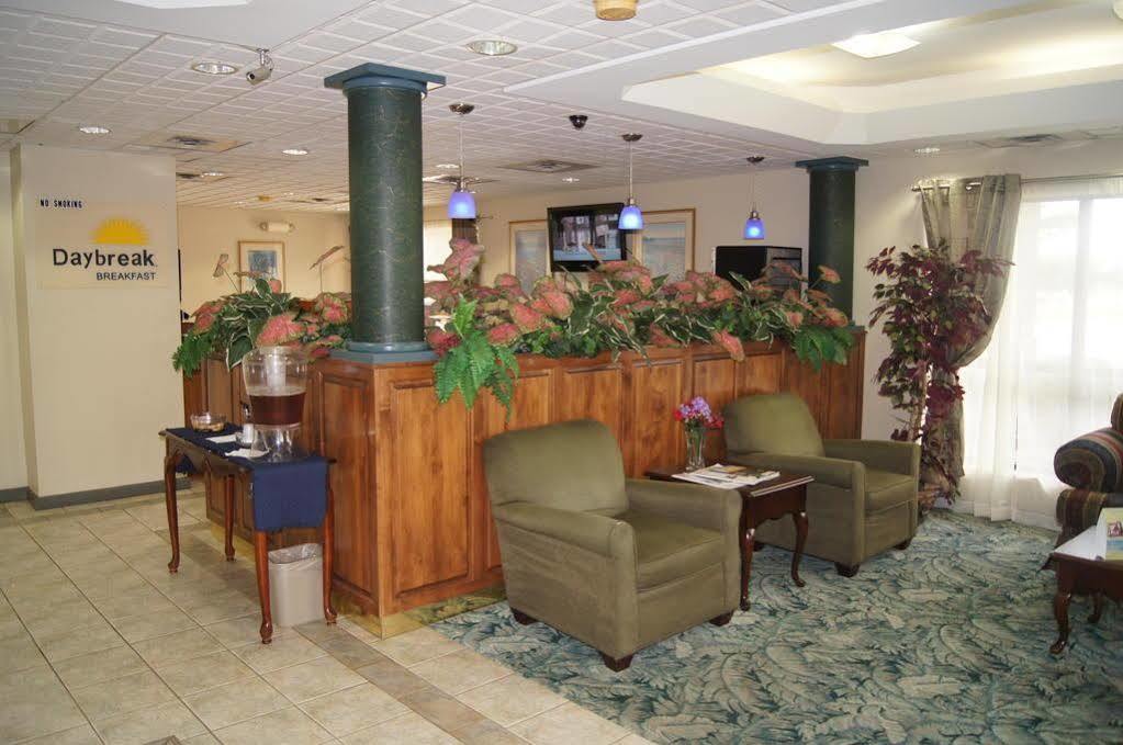 Days Inn By Wyndham Oak Grove/Ft. Campbell Екстер'єр фото