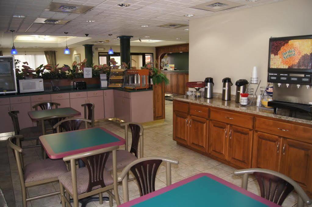 Days Inn By Wyndham Oak Grove/Ft. Campbell Екстер'єр фото